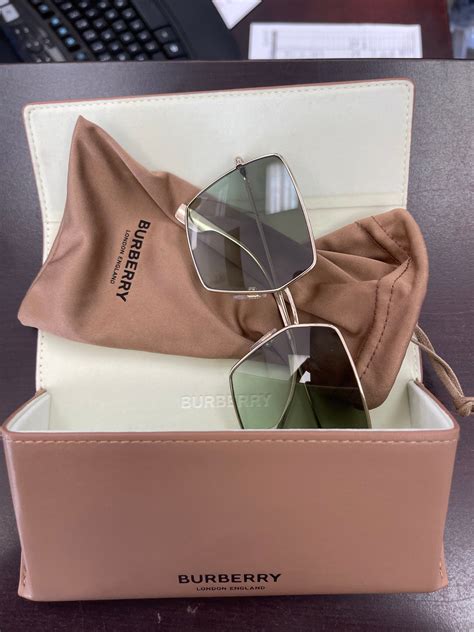 Burberry BE3133 Daphne Sunglasses 